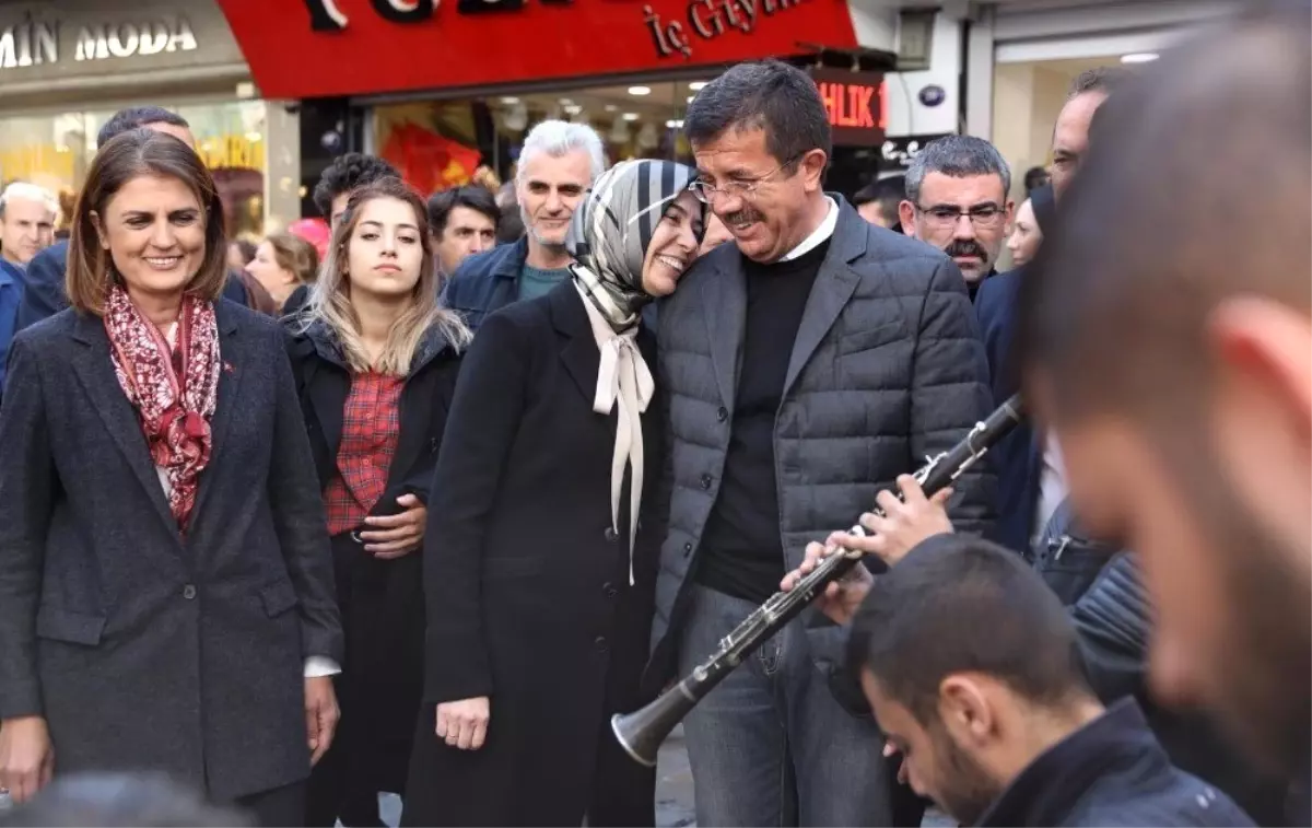 Zeybekci\'den Sokak Konseri