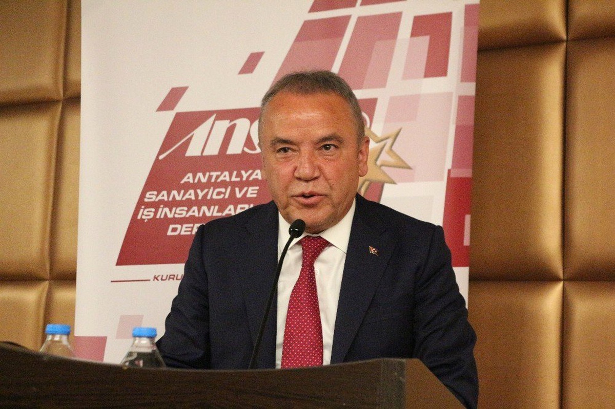 Böcek: "Planlı, Kurallı ve Kimlikli Kent İçin Yola Çıktık"