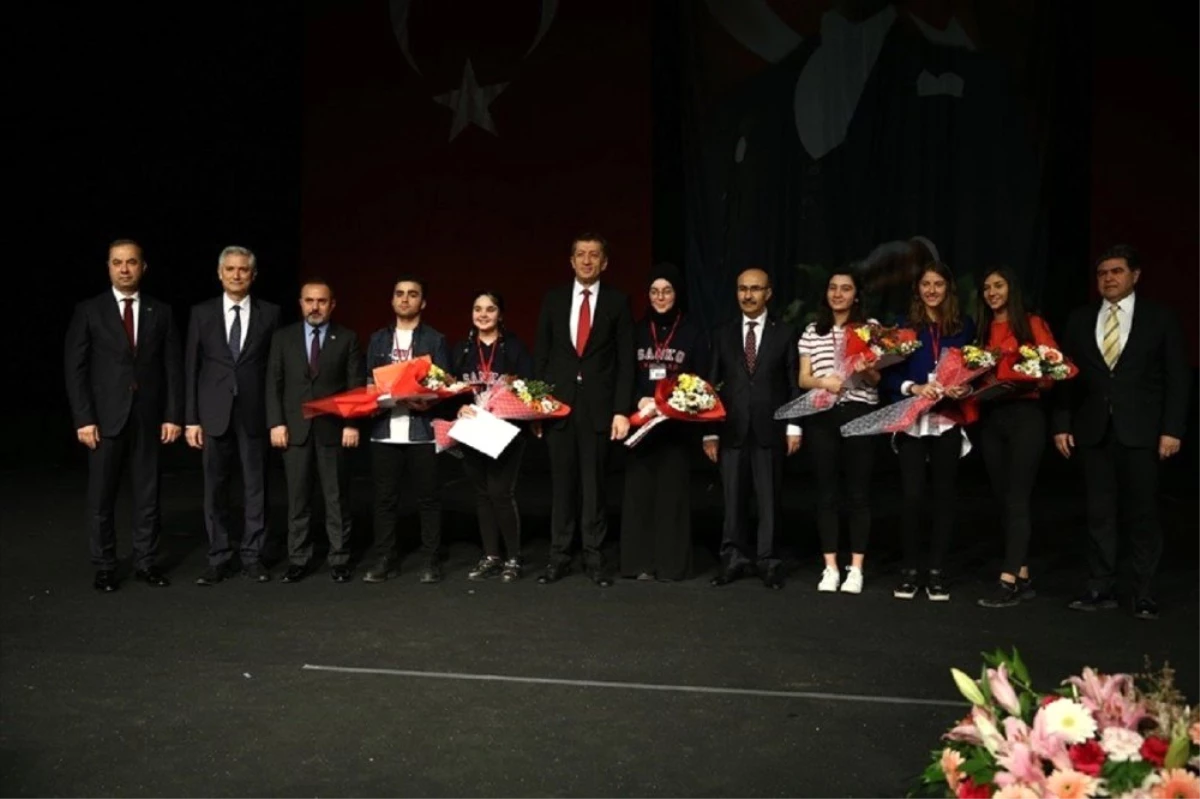Gaziantep Kolej Vakfı Fen Lisesi\'nden Umut Dinç\'e Tübitak Ödülü