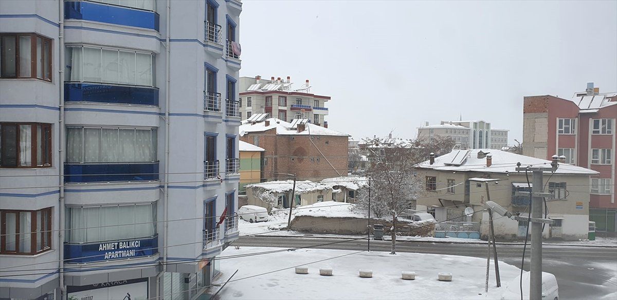 Karapınar\'a Mart Karı Yağdı