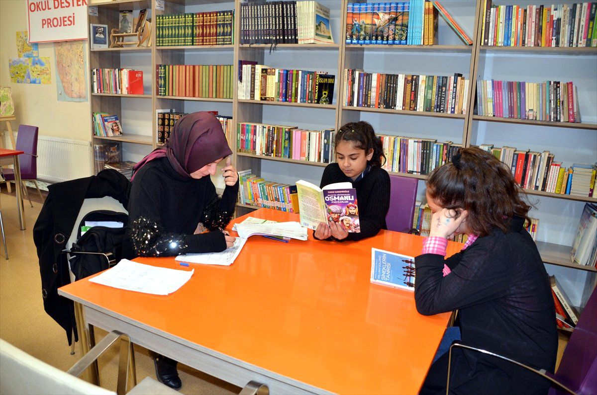 Muş\'ta Dezavantajlı Çocuklar Kitapla Buluşturuluyor