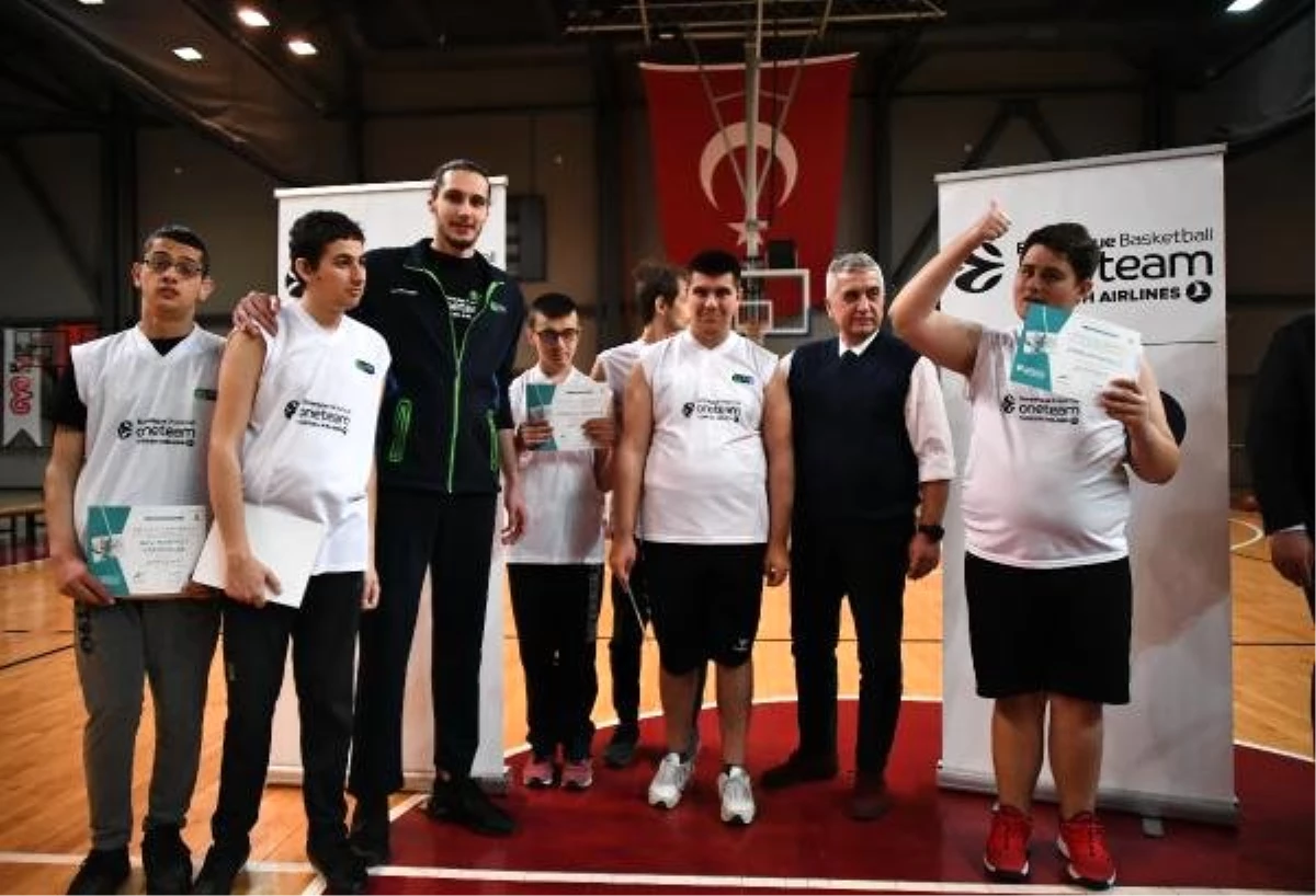 Tofaş Renk Basketbol Takımı, Otizmli Çocuklara Umut Oldu