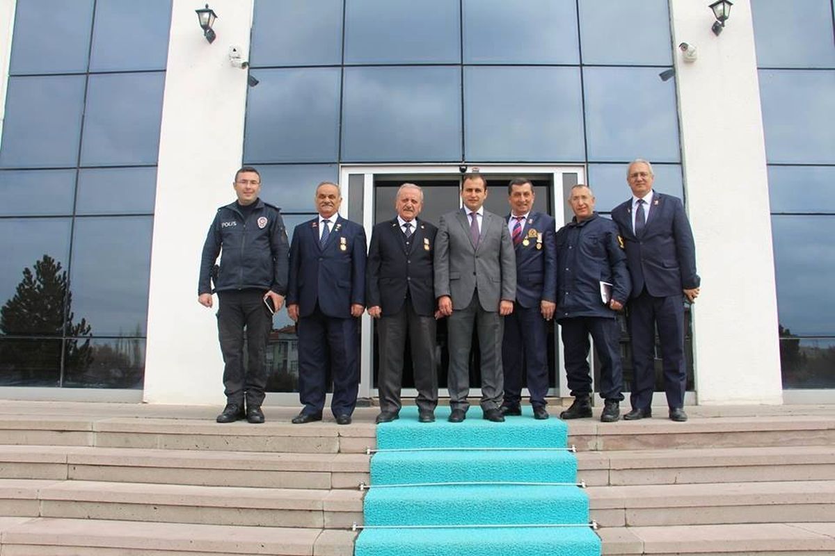 Türkiye Muharip Gaziler Derneği Kütahya Şubesi\'nden Kaymakam Abbasoğlu\'na Ziyaret