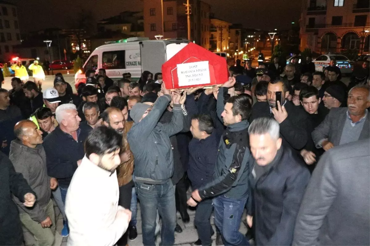 Afrin Şehidinin Cenazesi Memleketi Aksaray\'a Getirildi