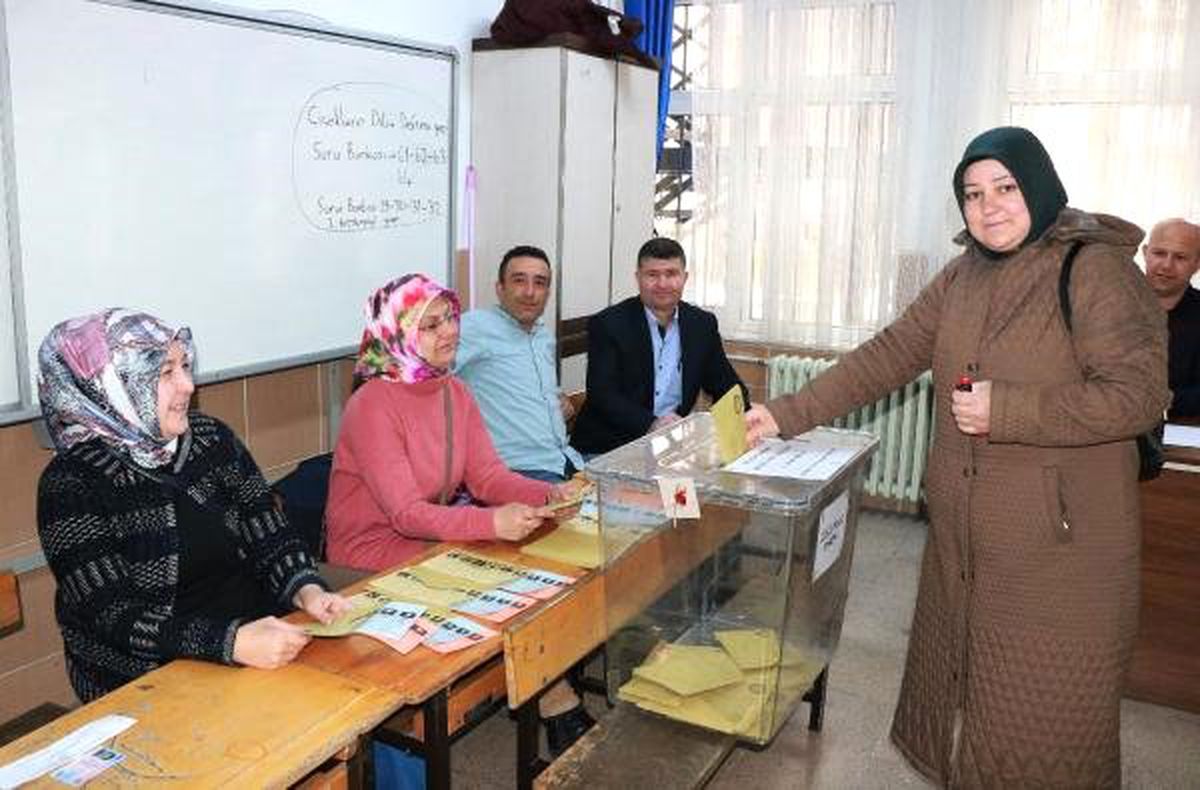 Afyonkarahisar\'da Seçmen Sandık Başına Gitti