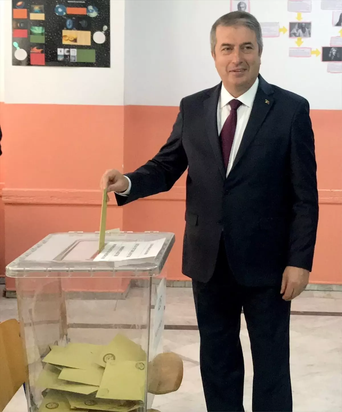 AK Parti Sarıyer Belediye Başkan Adayı Bayraktar, Oyunu Kullandı