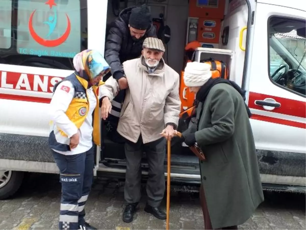 Ambulansla Getirildiği Okulda Oy Kullandı