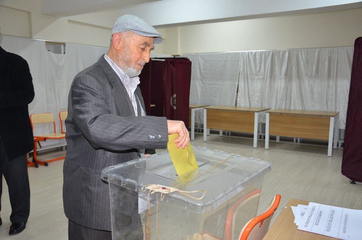 Balıkesir\'de Oy Verme İşlemi Başladı