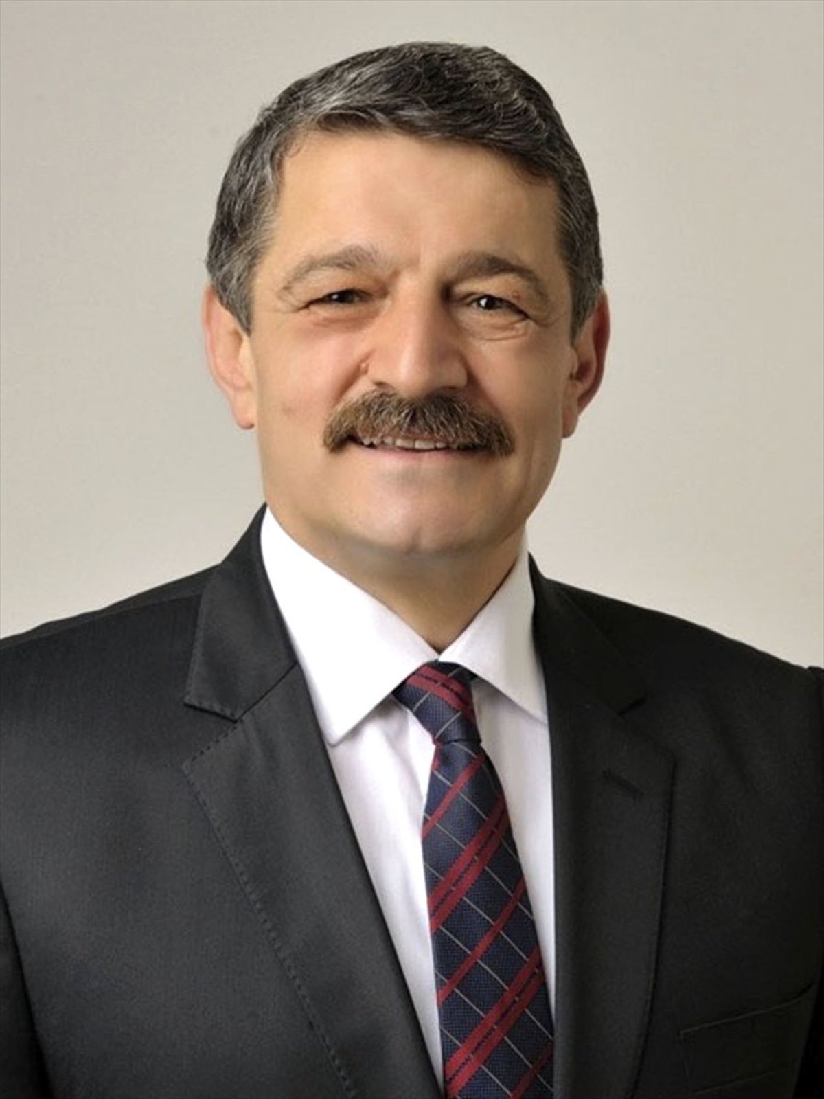 Bartın Belediye Başkanlığını Kesin Olmayan Sonuçlara Göre, MHP Adayı Cemal Akın Kazandı.
