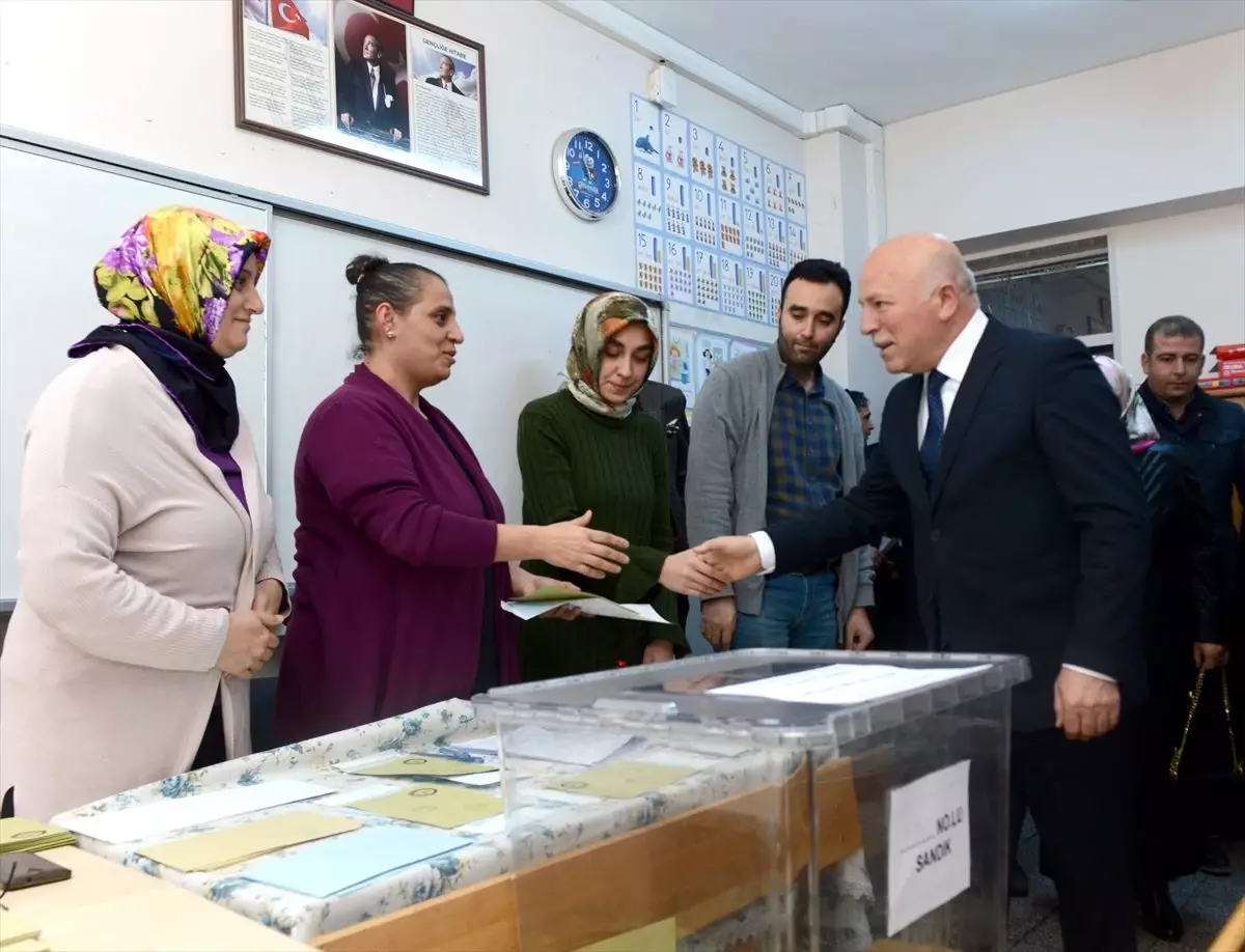 Bugün Demokrasi ve Halk Şöleni Günü"