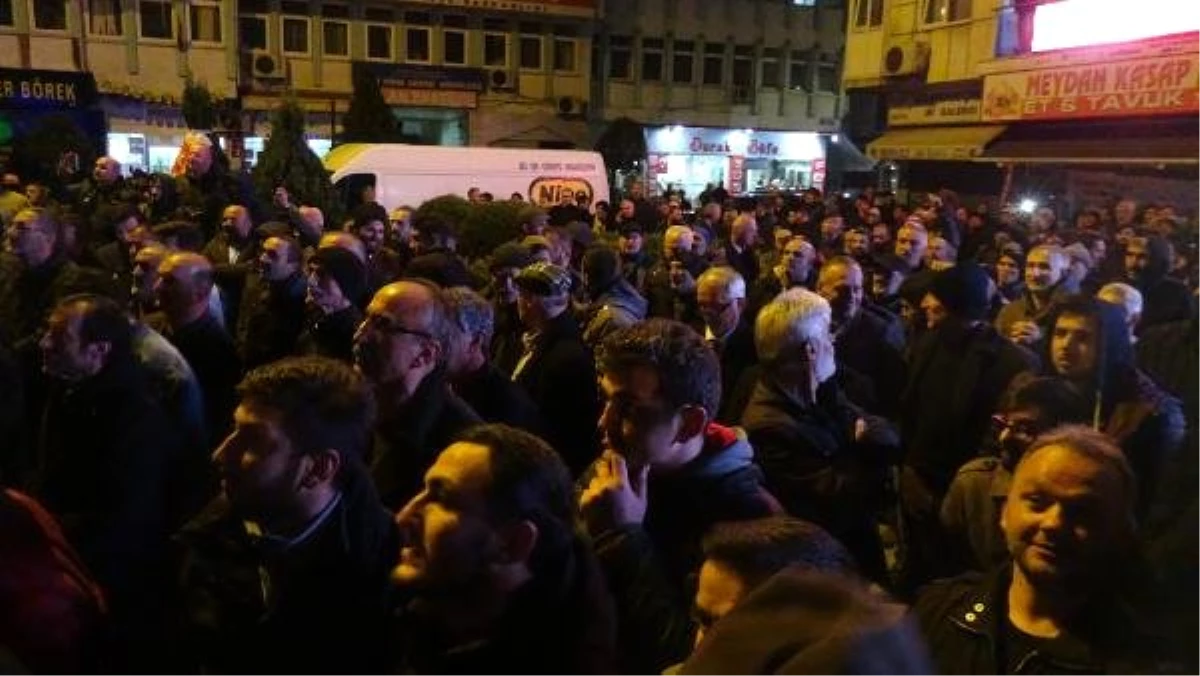 Çayeli\'nde MHP\'li Aday Kazandı, Partililer Kutlama Yaptı