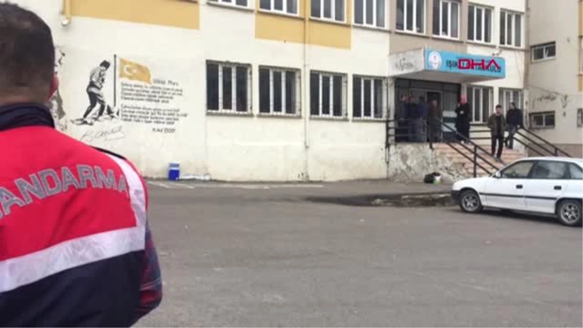 Gaziantep\'te Çıkan Muhtarlık Kavgasında 2 Kuzen Birbirini Yaraladı