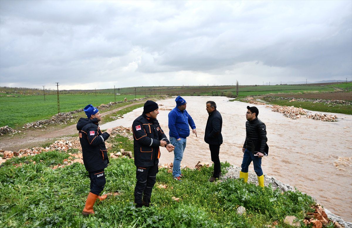Güncelleme - Gaziantep\'te Sele Kapılan Araçtaki 2 Kişi Kayboldu