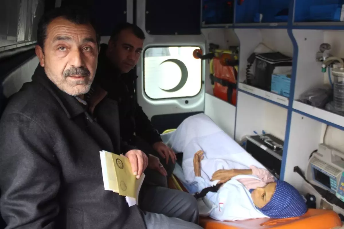 Hastalar 112 Ambulansları Sayesinde Oy Kullanabildi