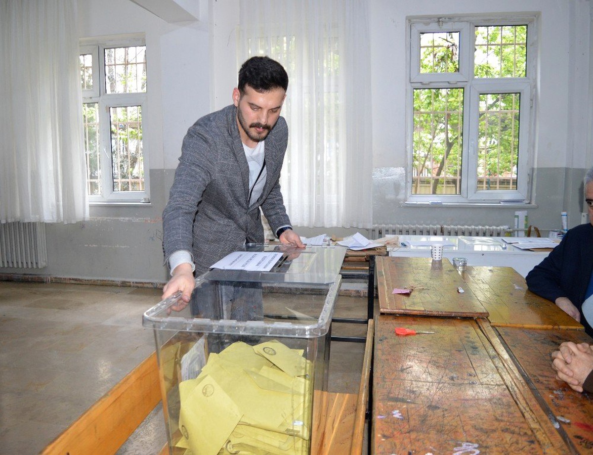 İstanbul\'da Oy Verme İşlemi Sona Erdi, Sayım Başladı