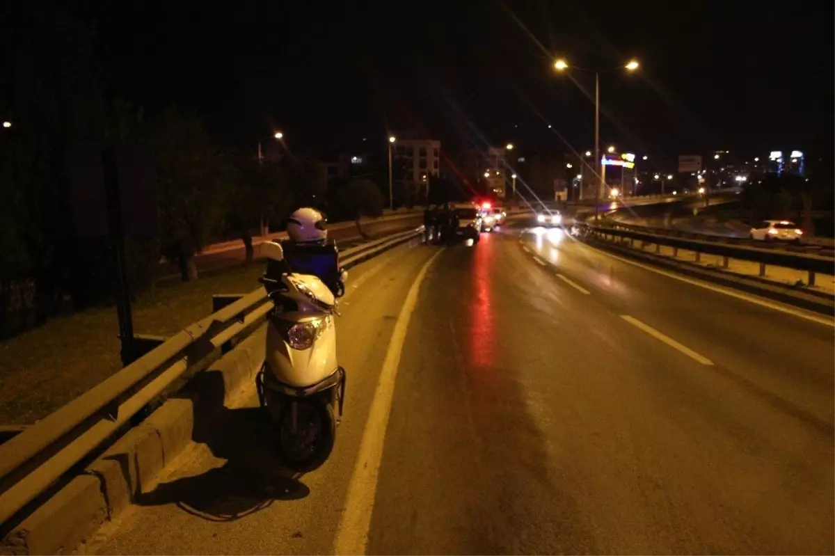 İzmir\'de Motosiklet Sürücüsü Ağır Yaralandı