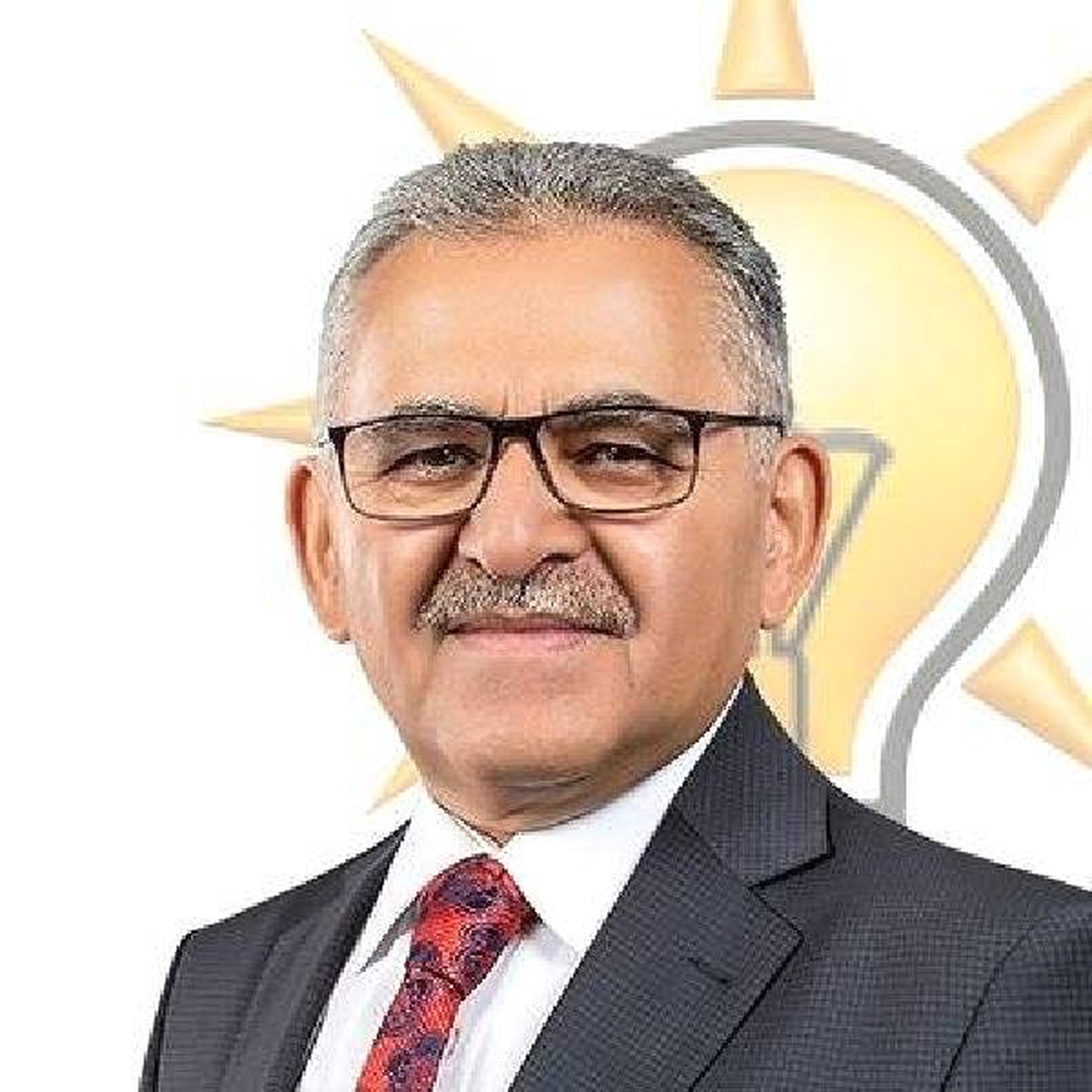 Kayseri\'de, AK Parti\'li Memduh Büyükkılıç Başkan Oldu