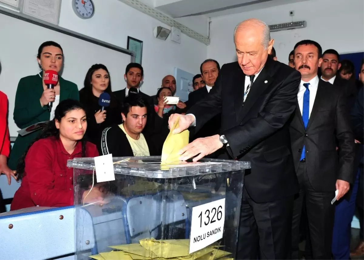 MHP Lideri Bahçeli Oy Kullandı