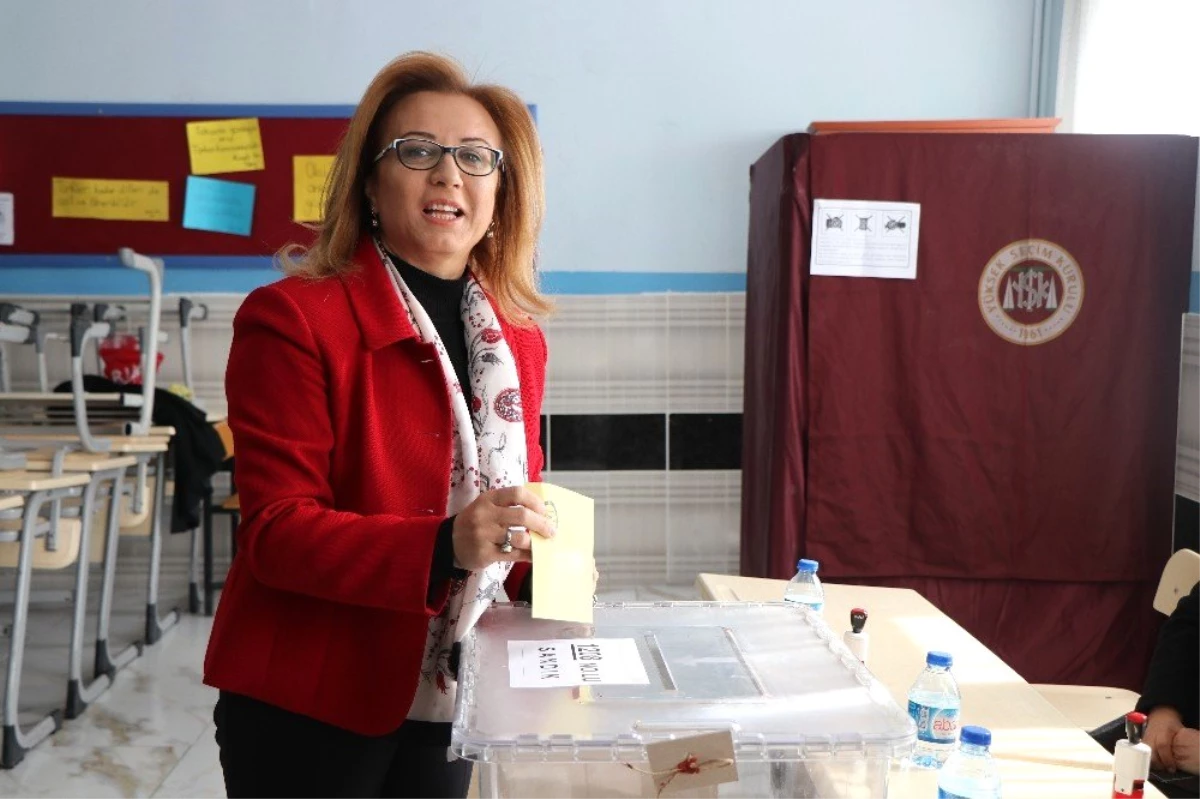 MHP Nevşehir Belediye Başkan Adayı Kılıç Oyunu Kullandı