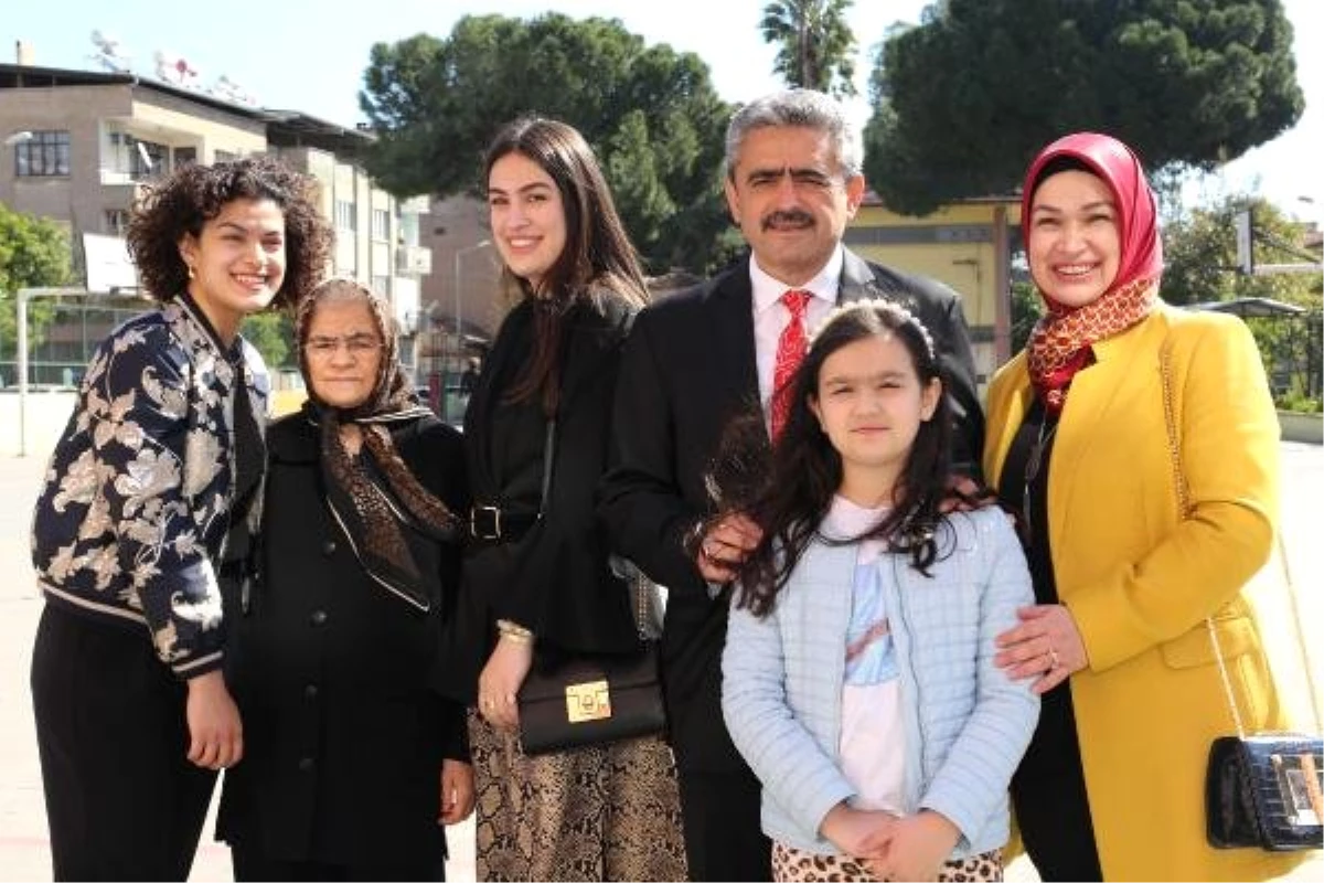 Nazilli Belediye Başkanı Alıcık, Ailesiyle Oy Kullandı