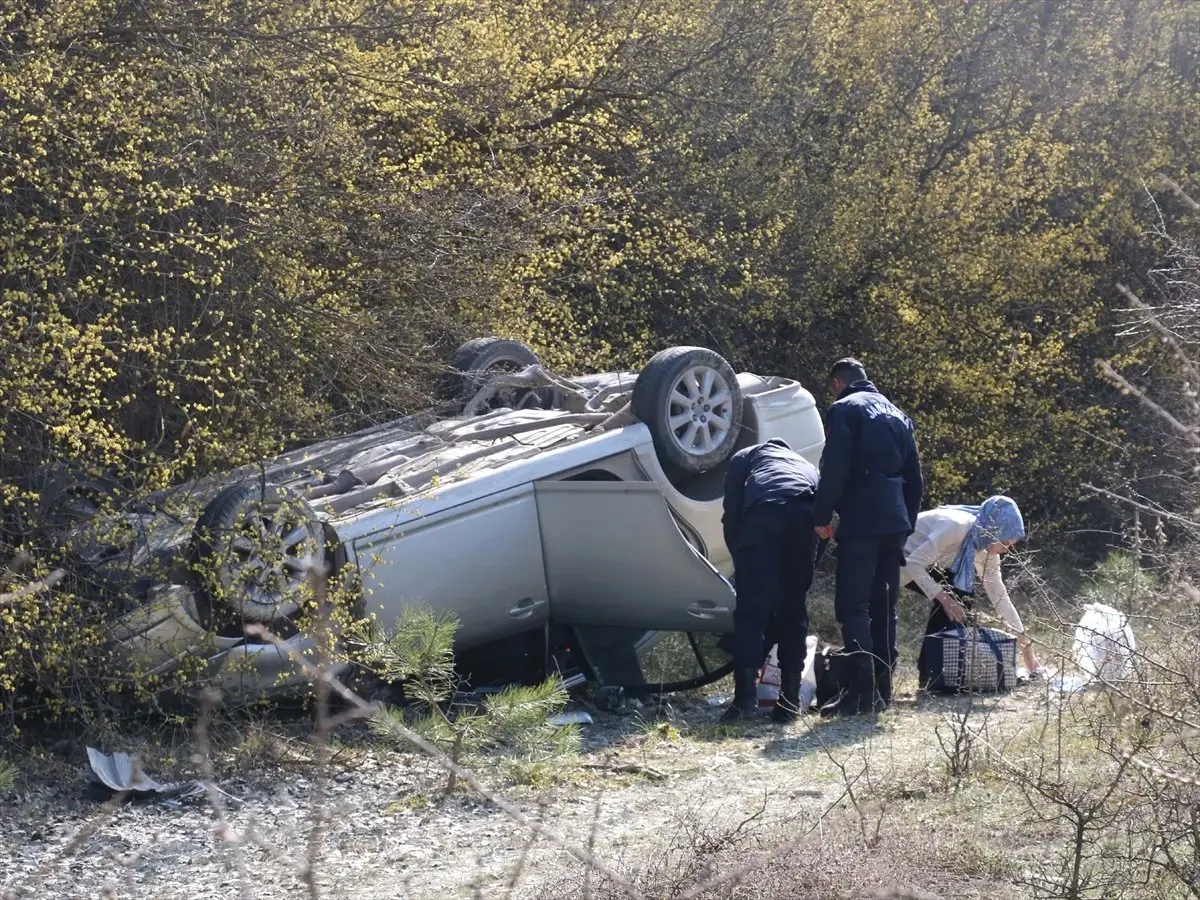 Otomobil Şarampole Devrildi: 1 Yaralı