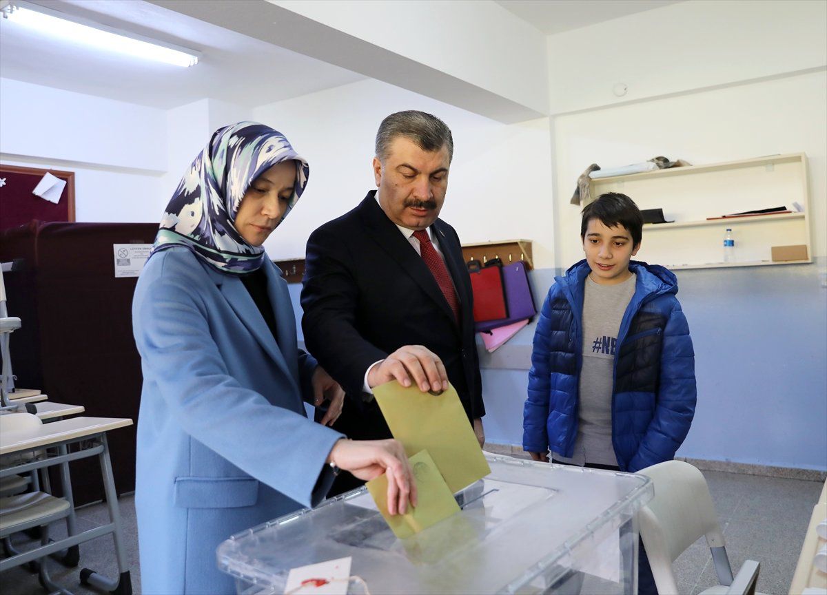 Sağlık Bakanı Koca Oyunu Kullandı
