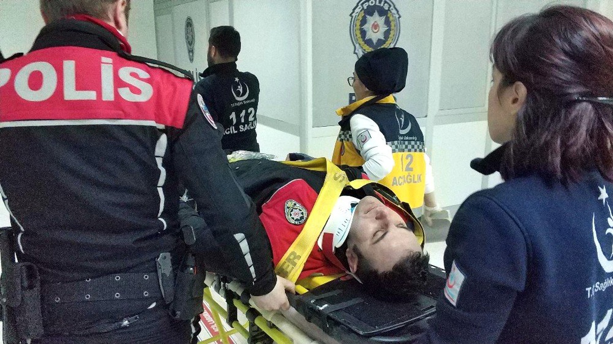 Samsun\'da Yunus Polisleri Kaza Yaptı: 2 Polis Yaralı