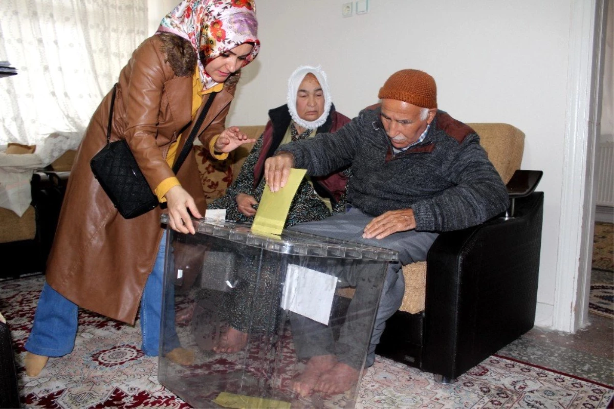 Sandıklar Seçmenin Ayağına Gitti