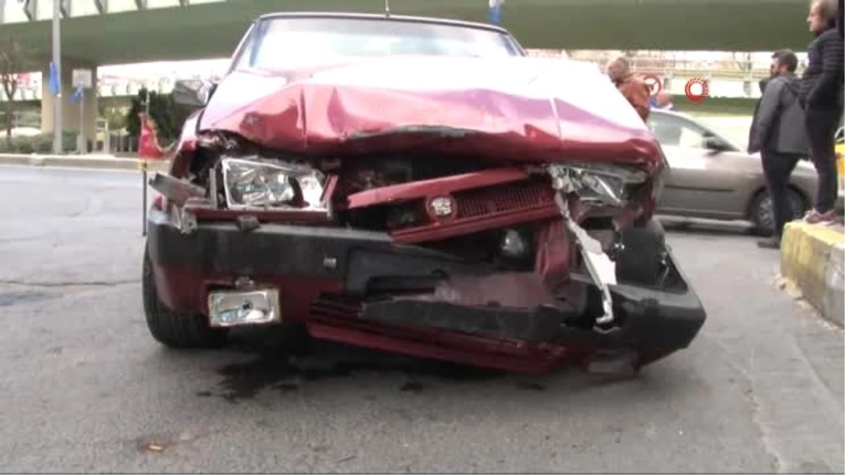 Şişli\'de Zincirleme Kaza... Kaza Neden Olan Genç Sürücü Şoka Girdi