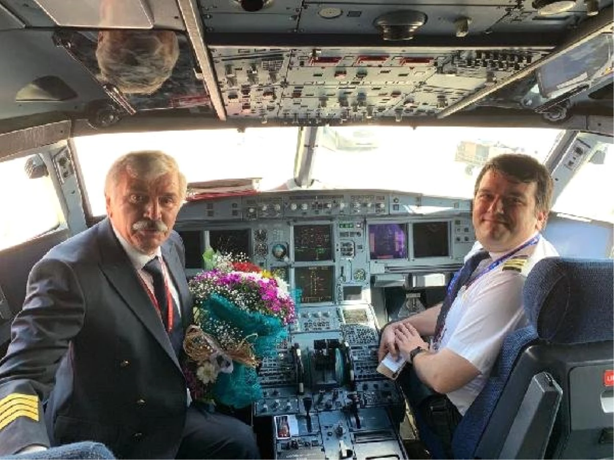 THY Kaptanı 46 Yıllık Kariyerinin Son Uçuşunu Pilot Oğluyla Yaptı