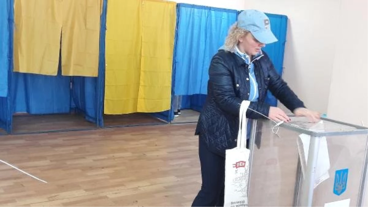 Ukrayna\'da Halk Sandık Başında… Oy Verme İşlemleri Başladı
