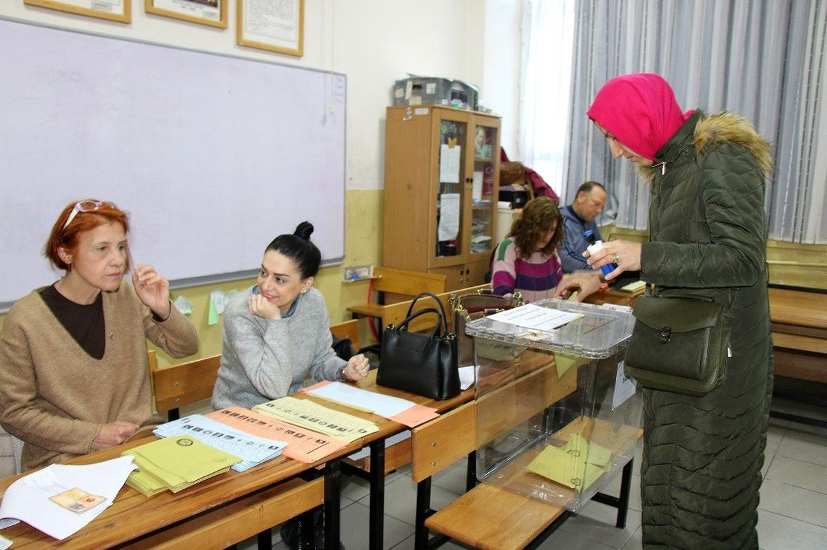 Yalova\'da Oy Kullanma İşlemi Başladı