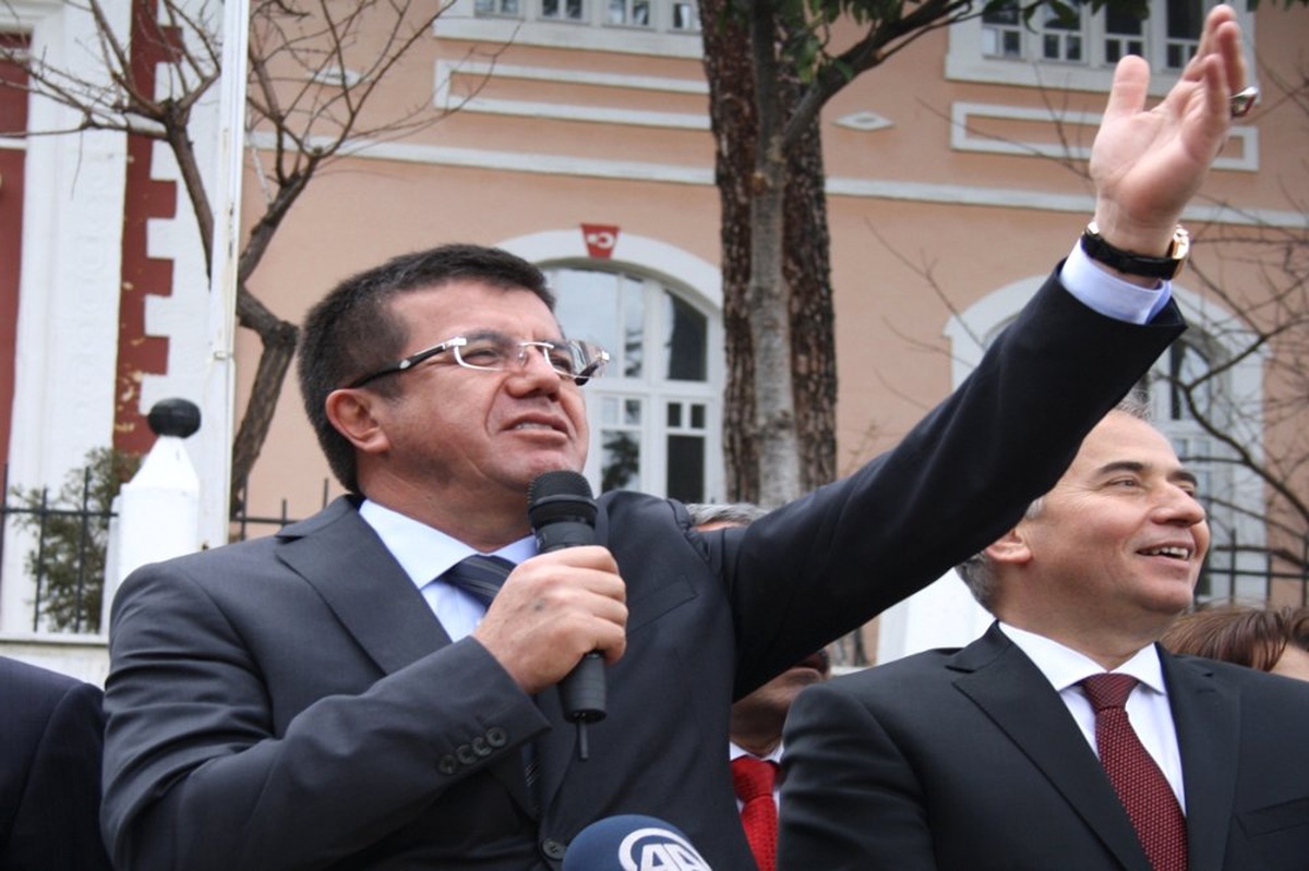 Zeybekci\'nin Sandığından 21 Oy Farkla CHP Çıktı
