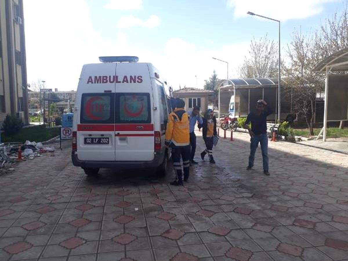 Adıyaman\'da Muhtarlık Kavgası: 3 Yaralı