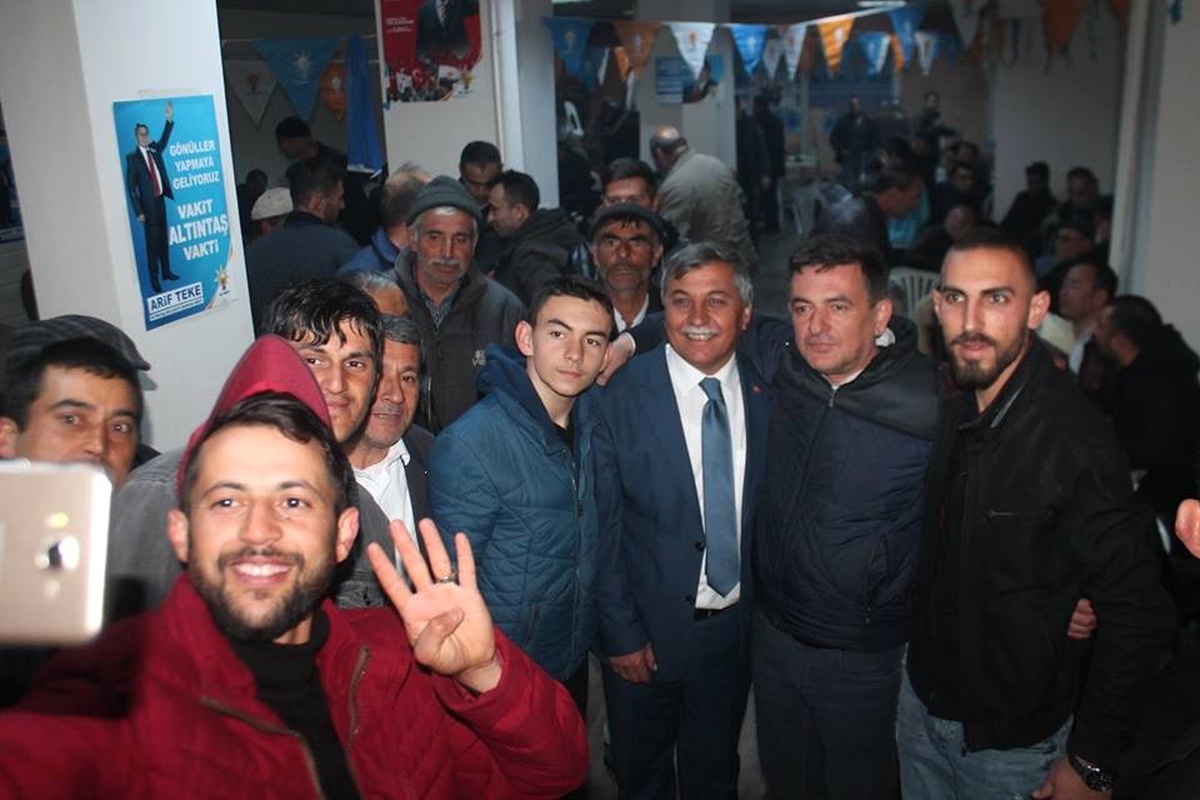 Altıntaş\'ta AK Parti Adayı Arif Teke En Yakın Rakibine Yüzde 8 Fark Attı