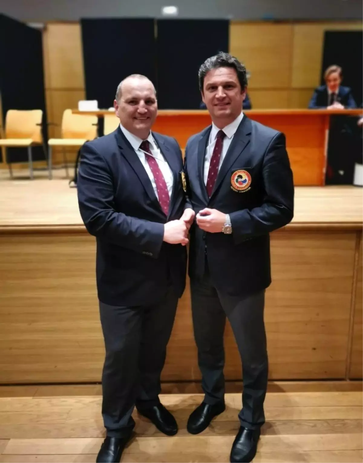 Başarılı Karate Hakemi Uğur Kobaş\'a Altın Rozet