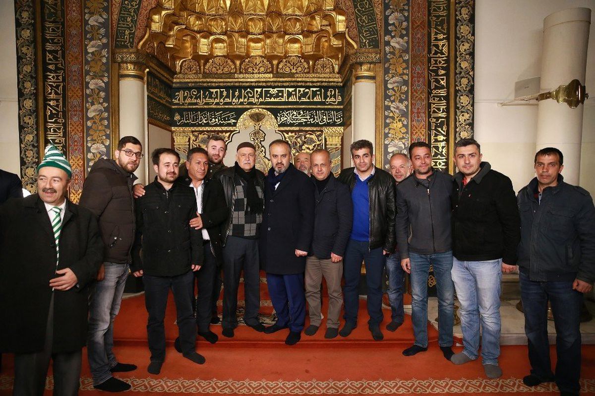 Başkan Aktaş Seçimin Ardından Güne Ulucami\'de Sabah Namazıyla Başladı