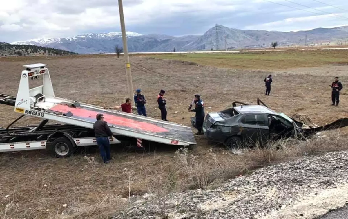 Burdur\'da Trafik Kazası: 3 Ölü, 2 Yaralı