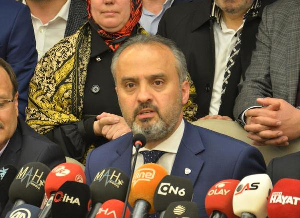 Bursa\'da Kazanan AK Parti\'li Alinur Aktaş