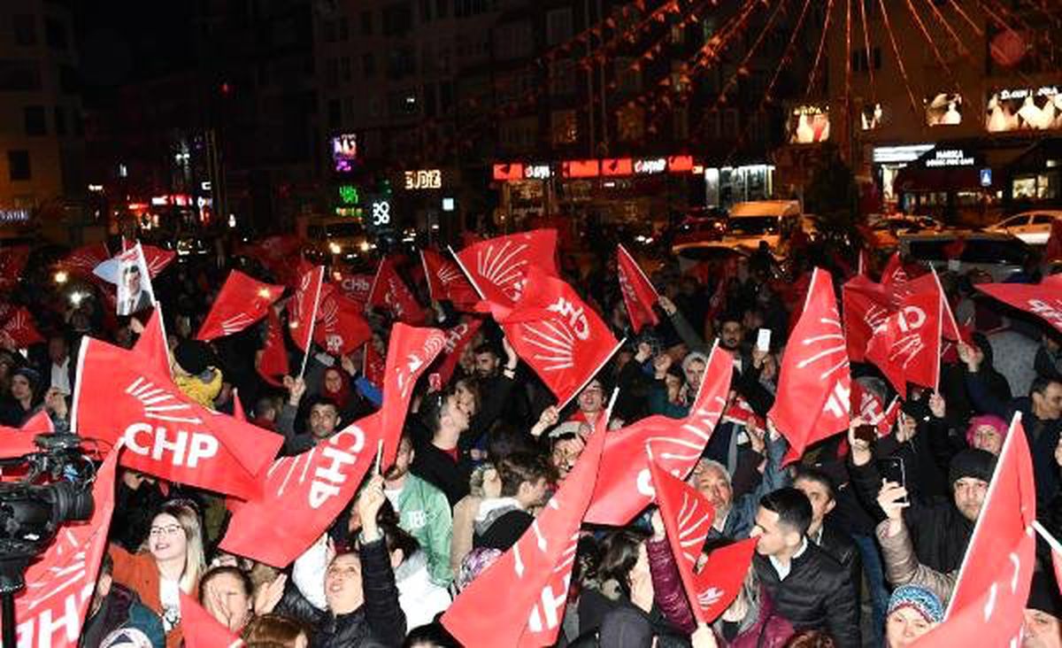 Çorlu\'da CHP\'liler Kutlama Yaptı