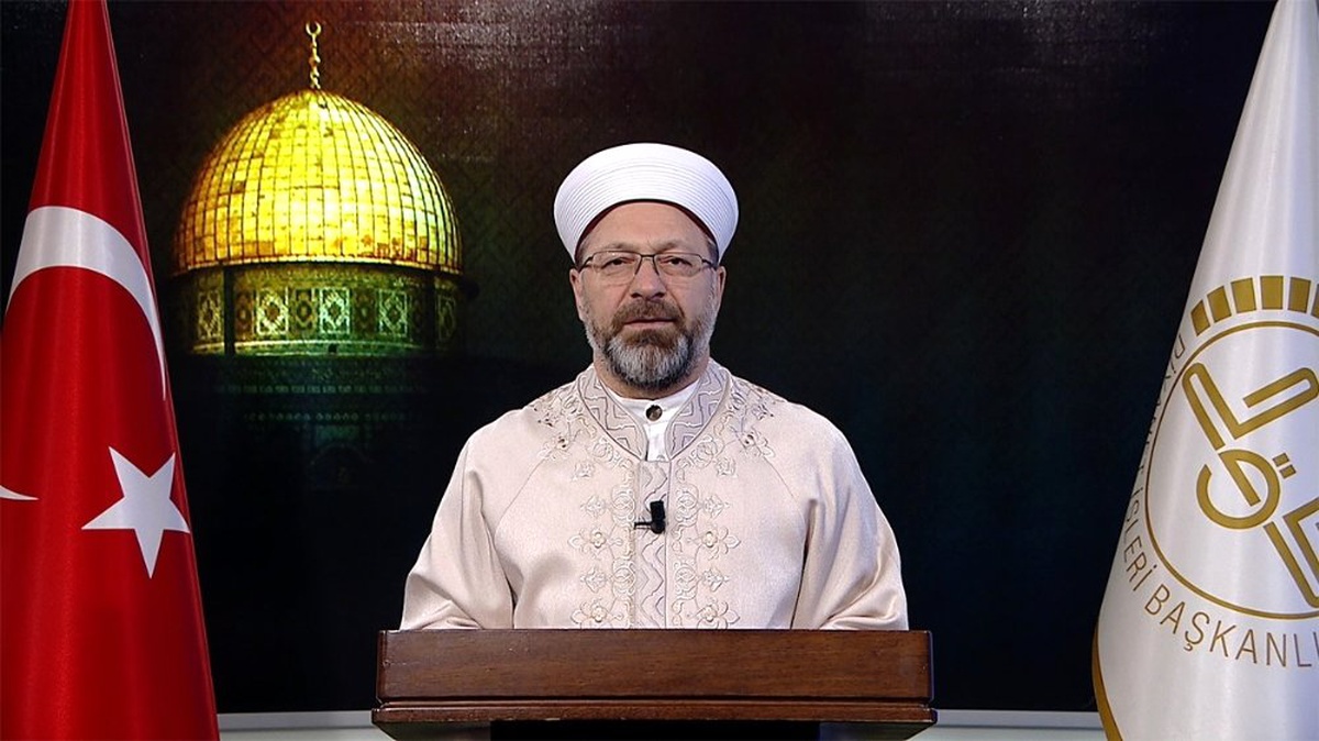 Diyanet İşleri Başkanı Erbaş\'ın Miraç Kandili Mesajı