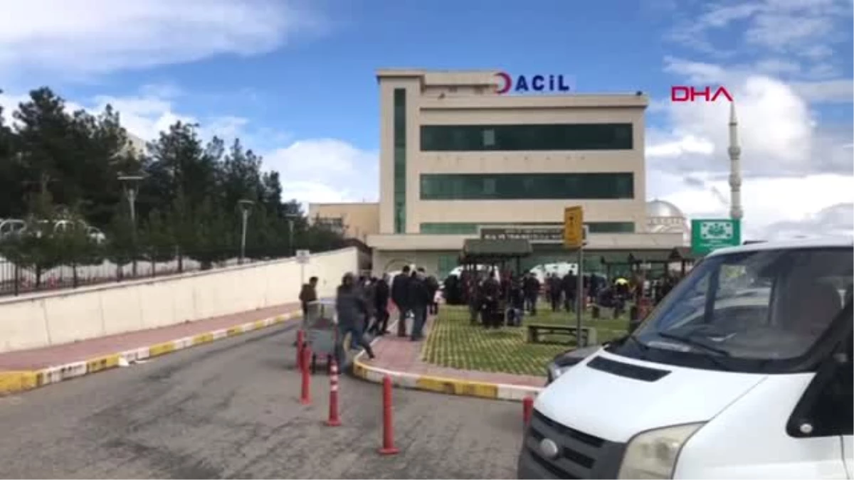 Diyarbakır Çüngüş\'te Başkan Seçilen Sp\'li Akmeşe ve Yakınına Saldırı