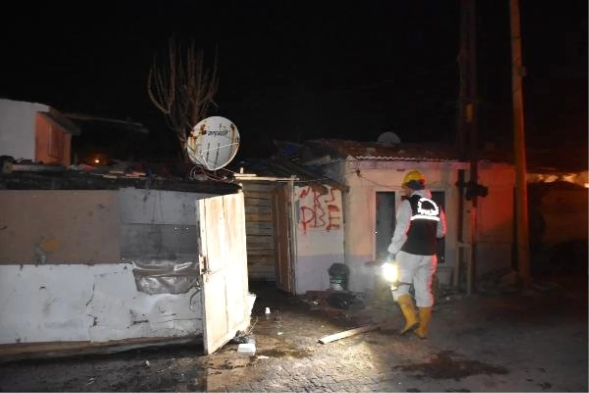 Kırklareli\'de Zeynep\'in Katil Zanlısının Evi Yakıldı