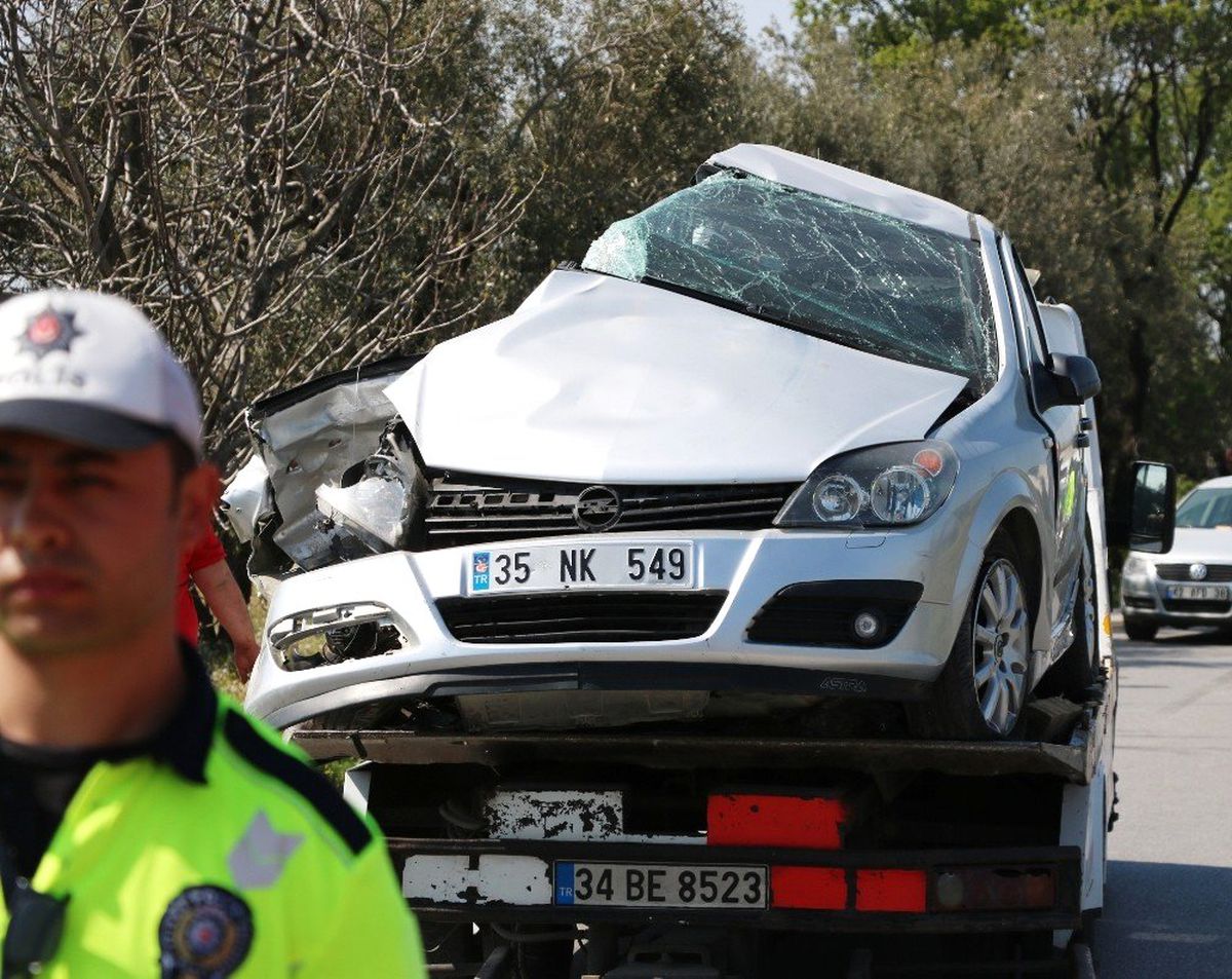 Manisa\'da Trafik Kazası: 2 Yaralı