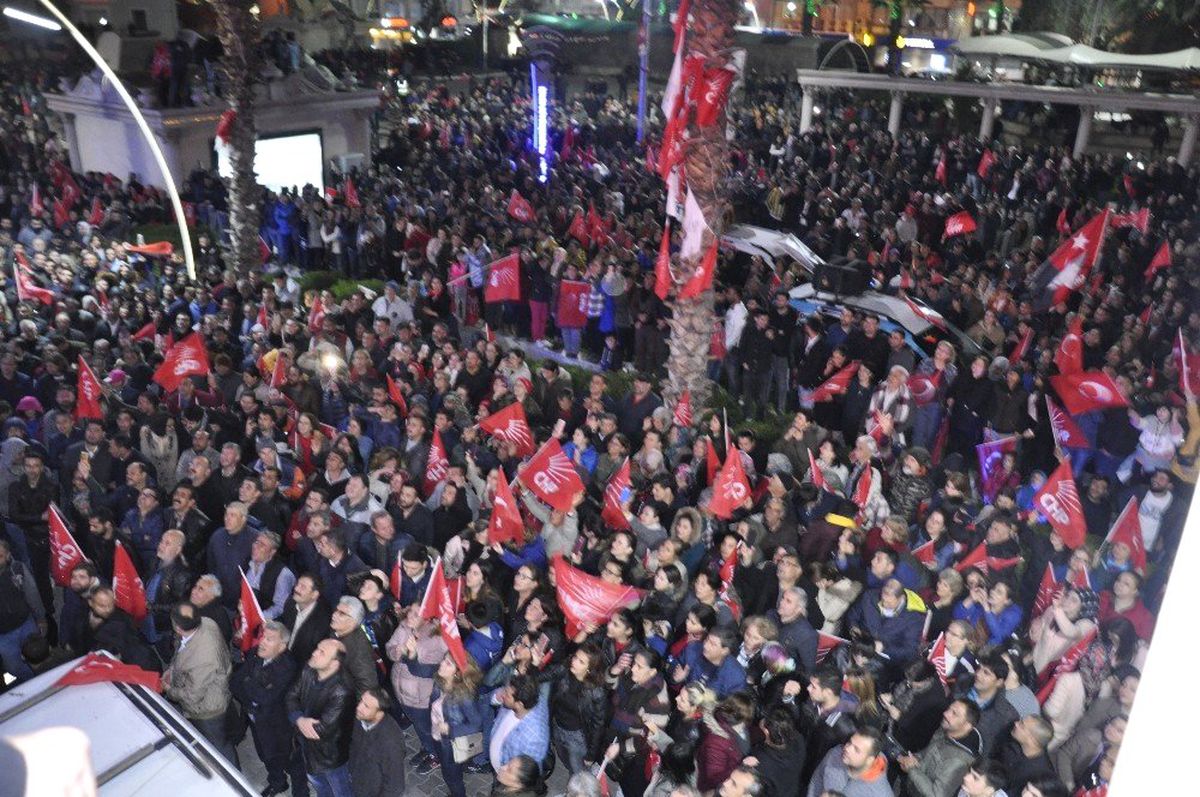 Menemenliler \'Serdar Aksoy\' Dedi