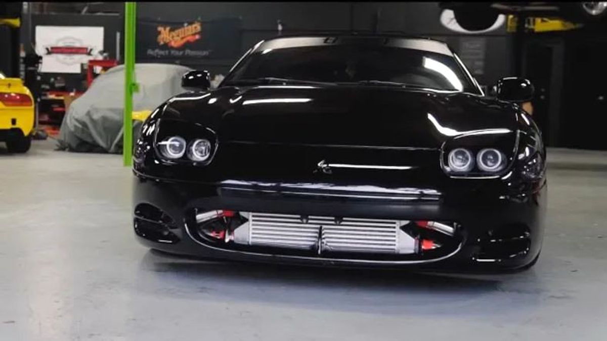 Mitsubishi 3000gt\'nin İçinizdeki Mühendise Seslenen Hızlandırılmış Tekrar İnşa Edilme Videosu