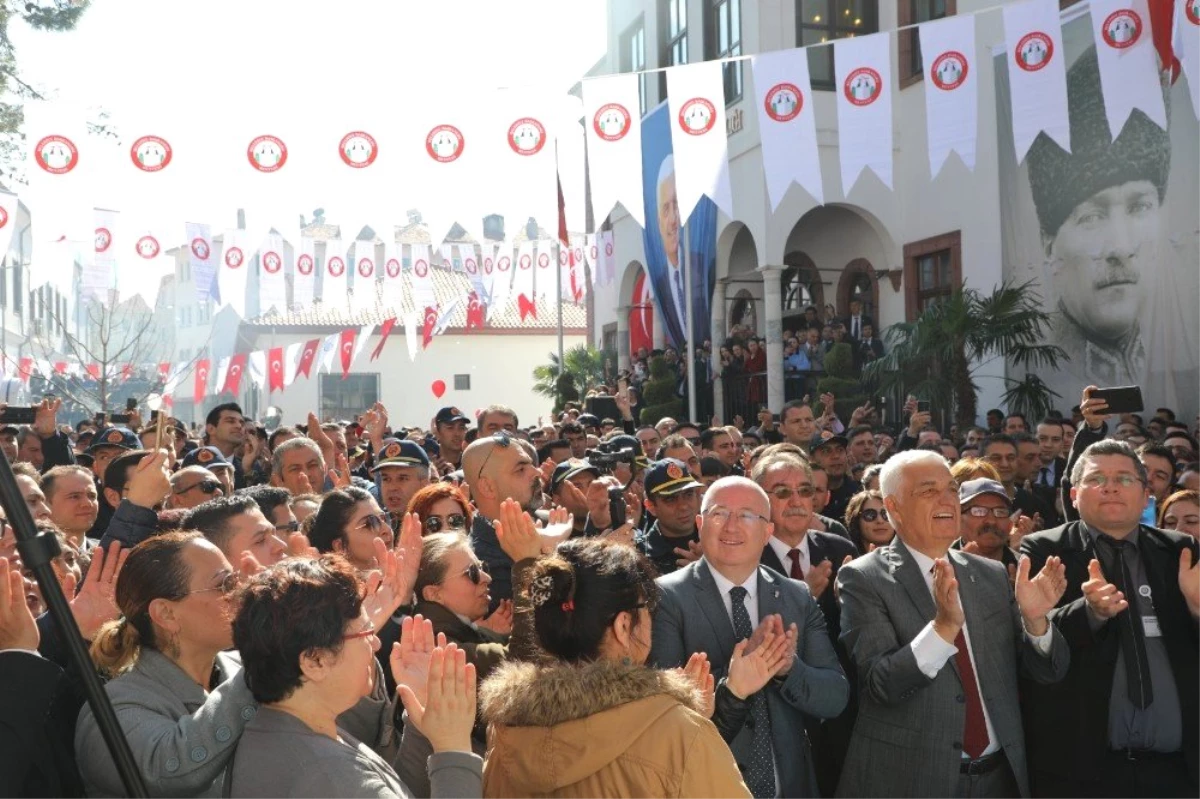 Osman Gürün Seçimi Zaferini Personeli ile Kutladı