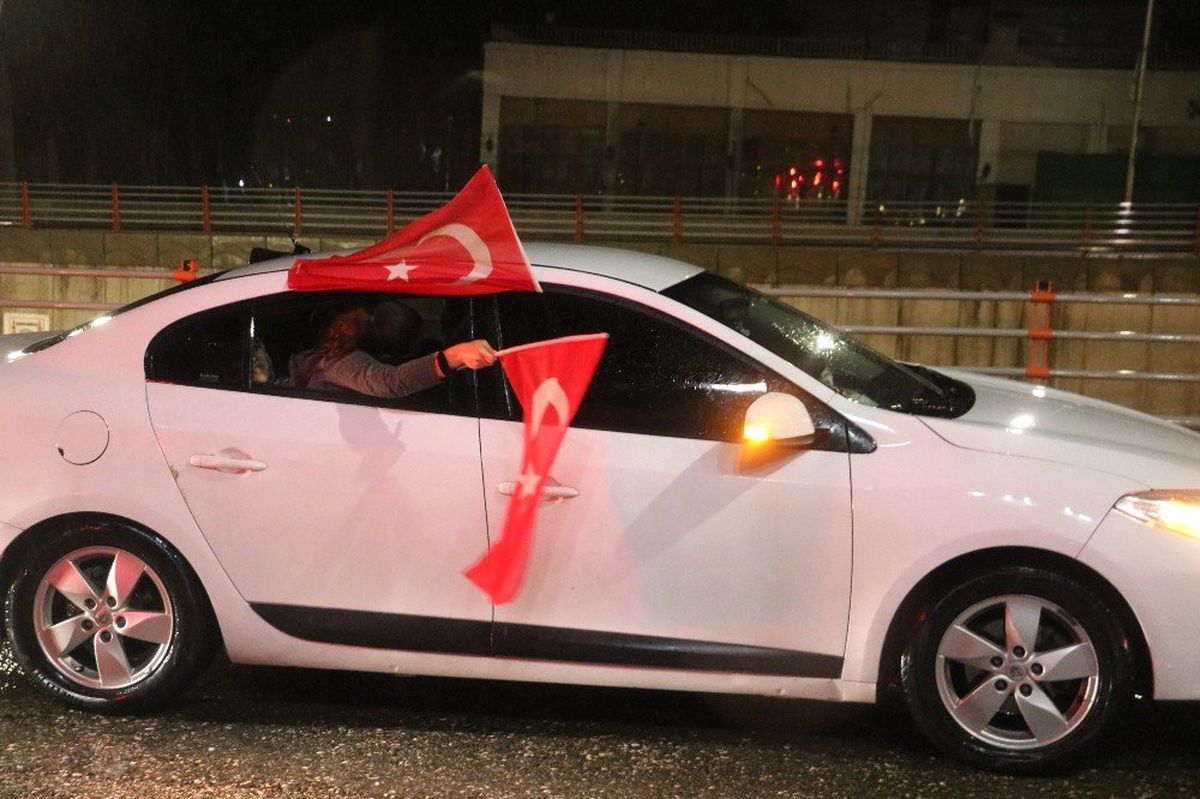Şanlıurfa\'da AK Parti\'nin Seçim Zaferi Sevinci