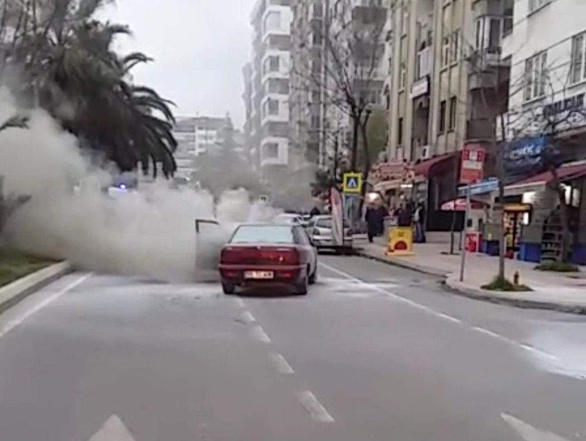 Seyir Halindeki Otomobilde Yangın Çıktı
