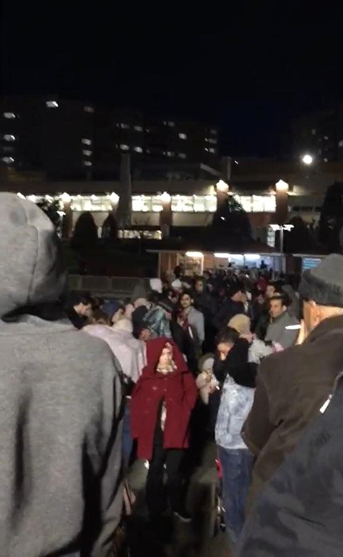 Arıza Yapan Budo Feribotundaki Yolcular Armuttlu\'dan Aktarmalı İstanbul\'a Taşındı